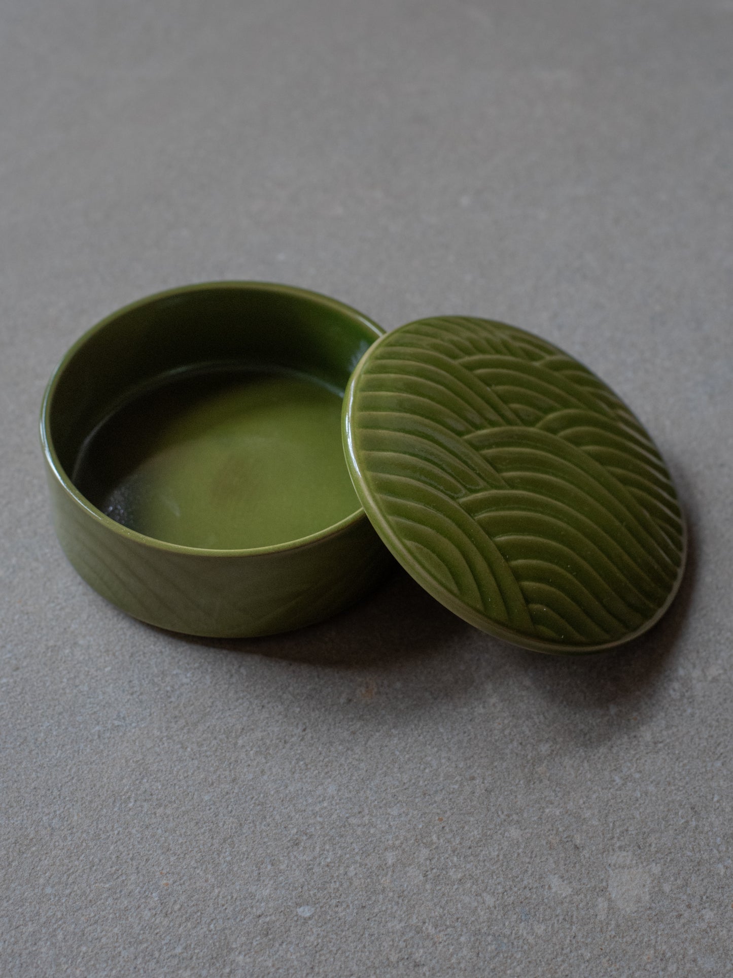 Moss Futamono Ceramic Container