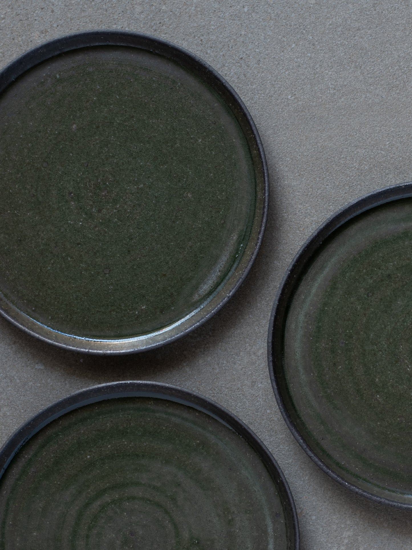 Olive Iraka Plate - Medium