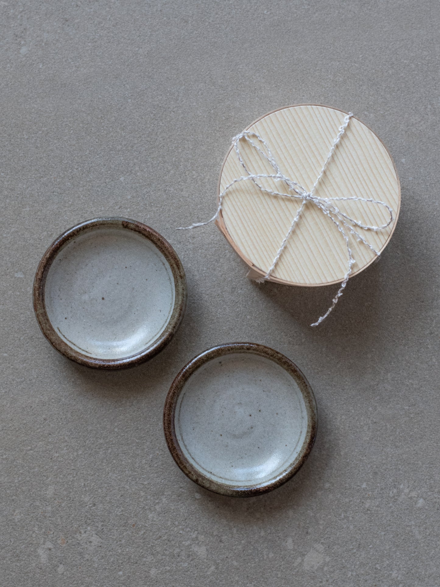 Painted Rim Dish & Pine Box Gift Set
