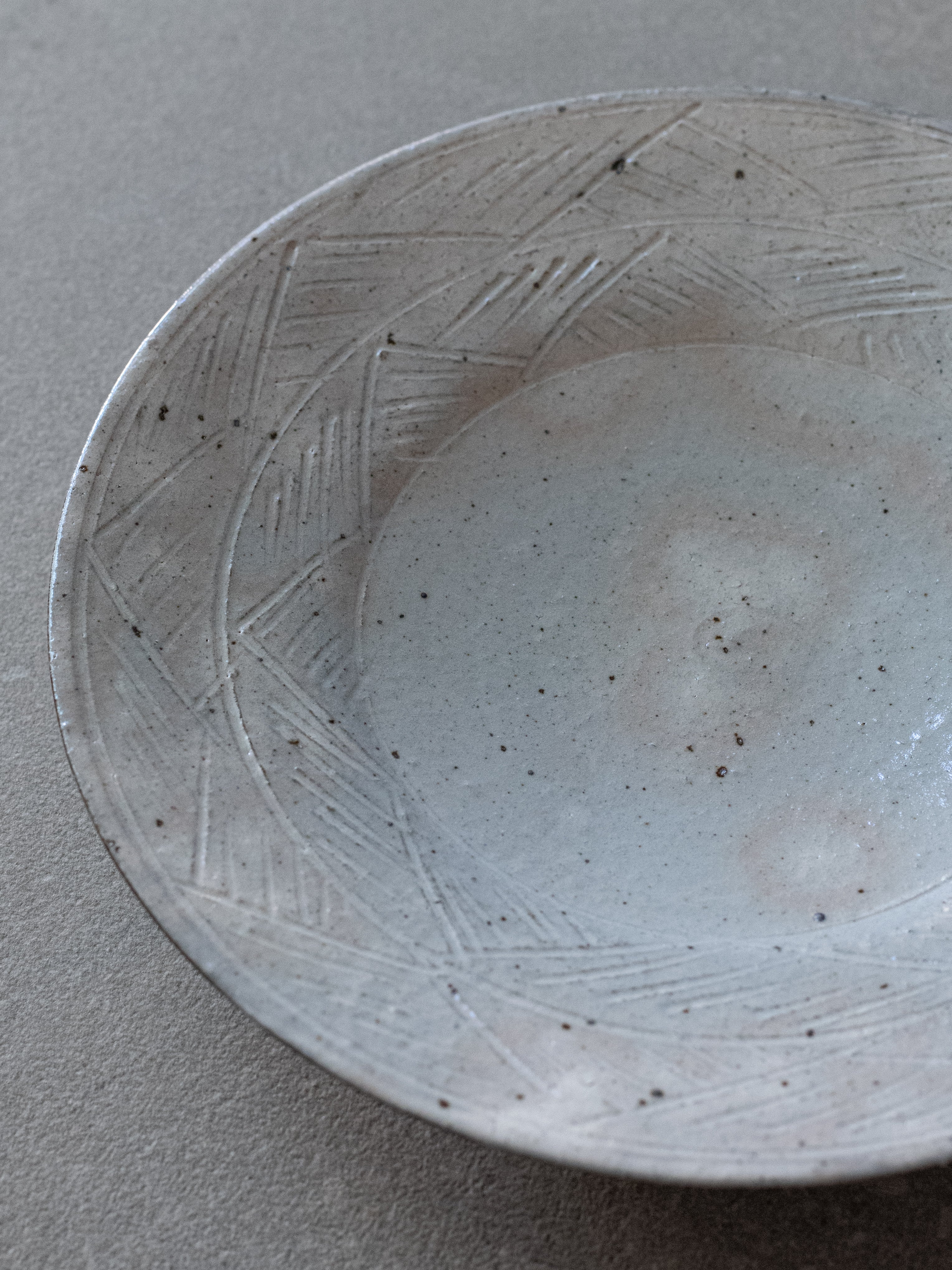 Kohiki Zigzag Plate - Large