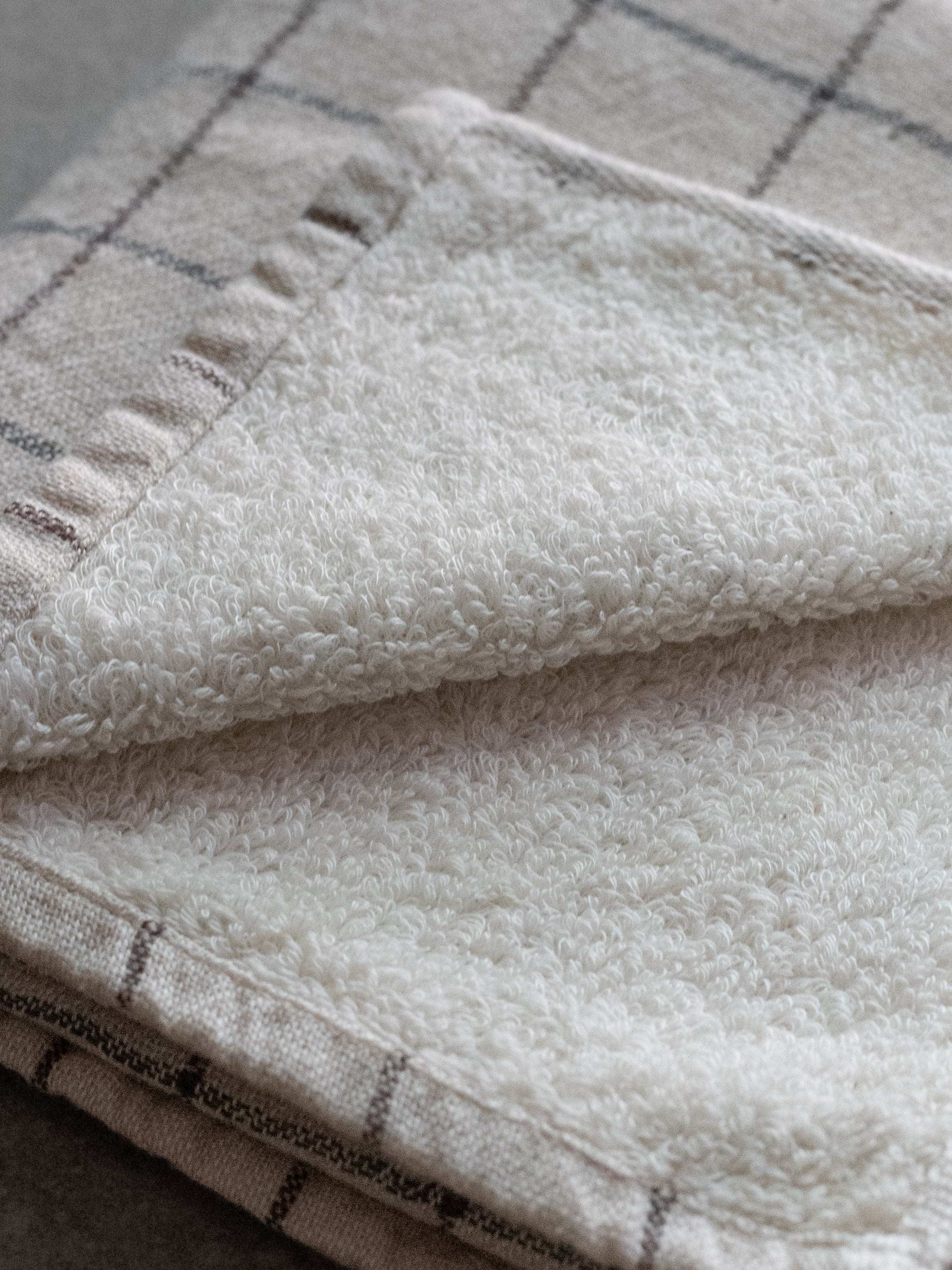 Graph Hand Towel - Earl Grey