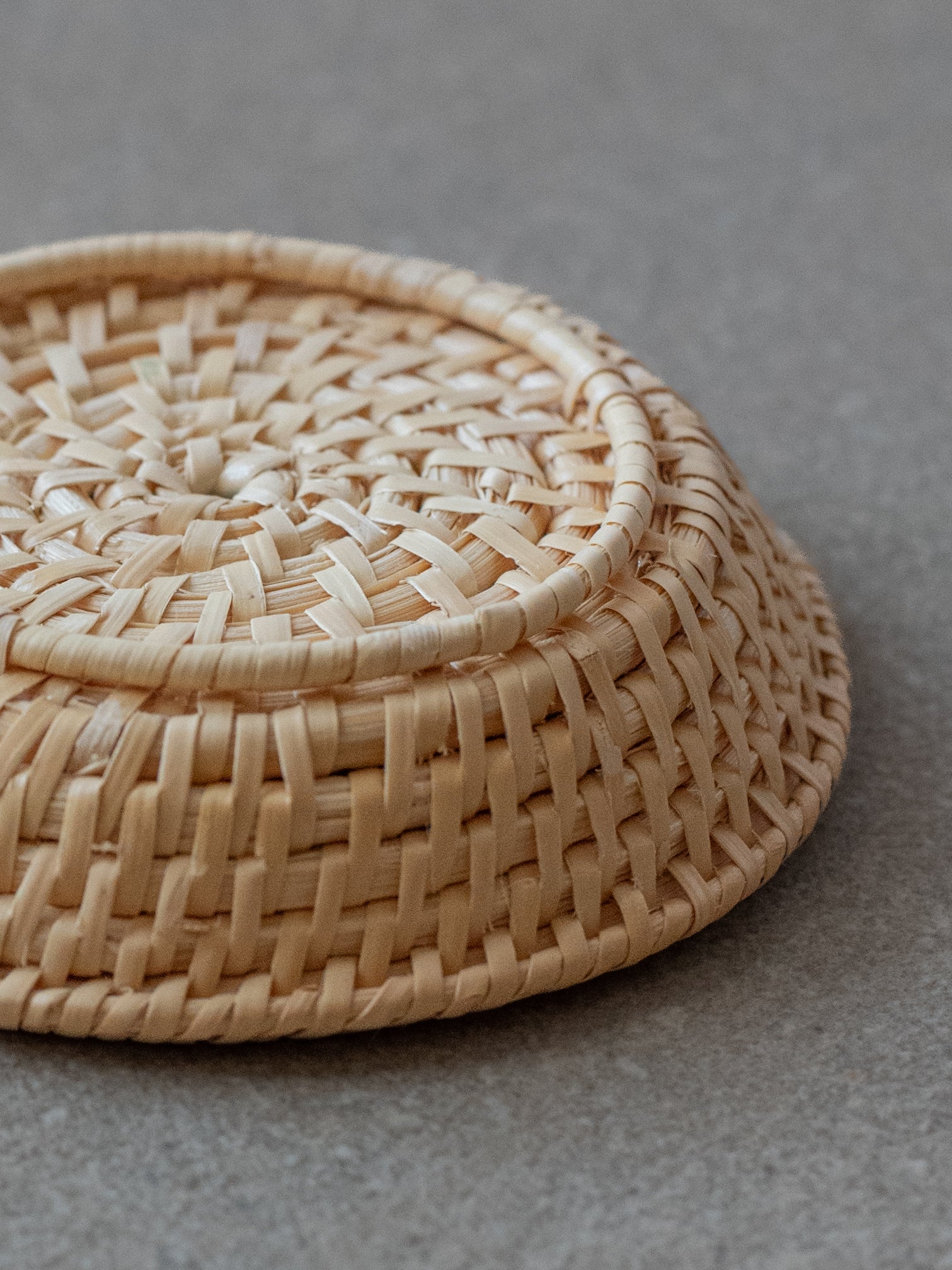 Handwoven Round Spiral Rattan Coaster