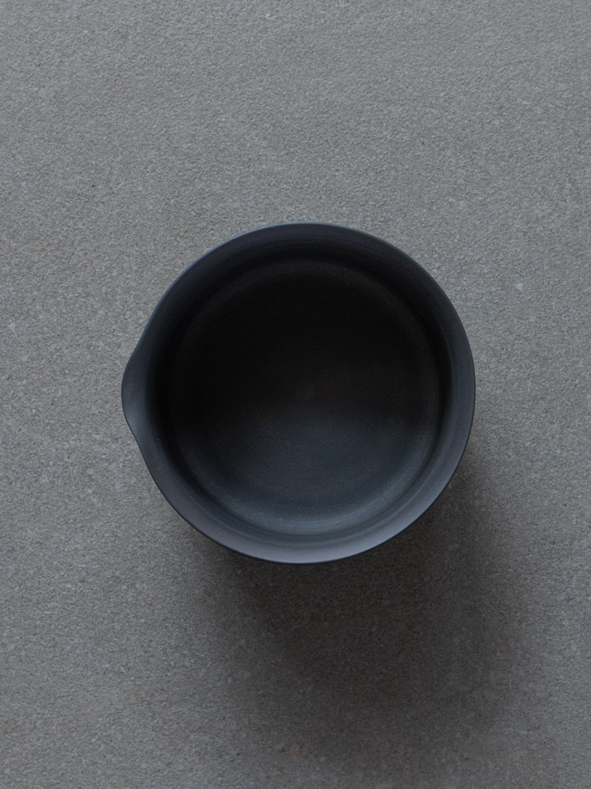 Kittate Spouted Tea Bowl - Black