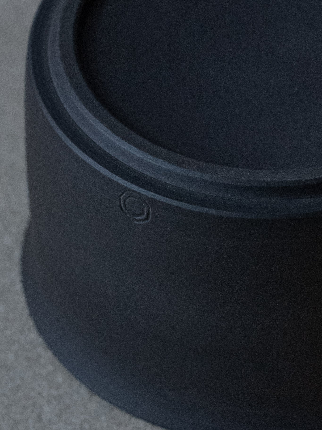 Kittate Spouted Tea Bowl - Black