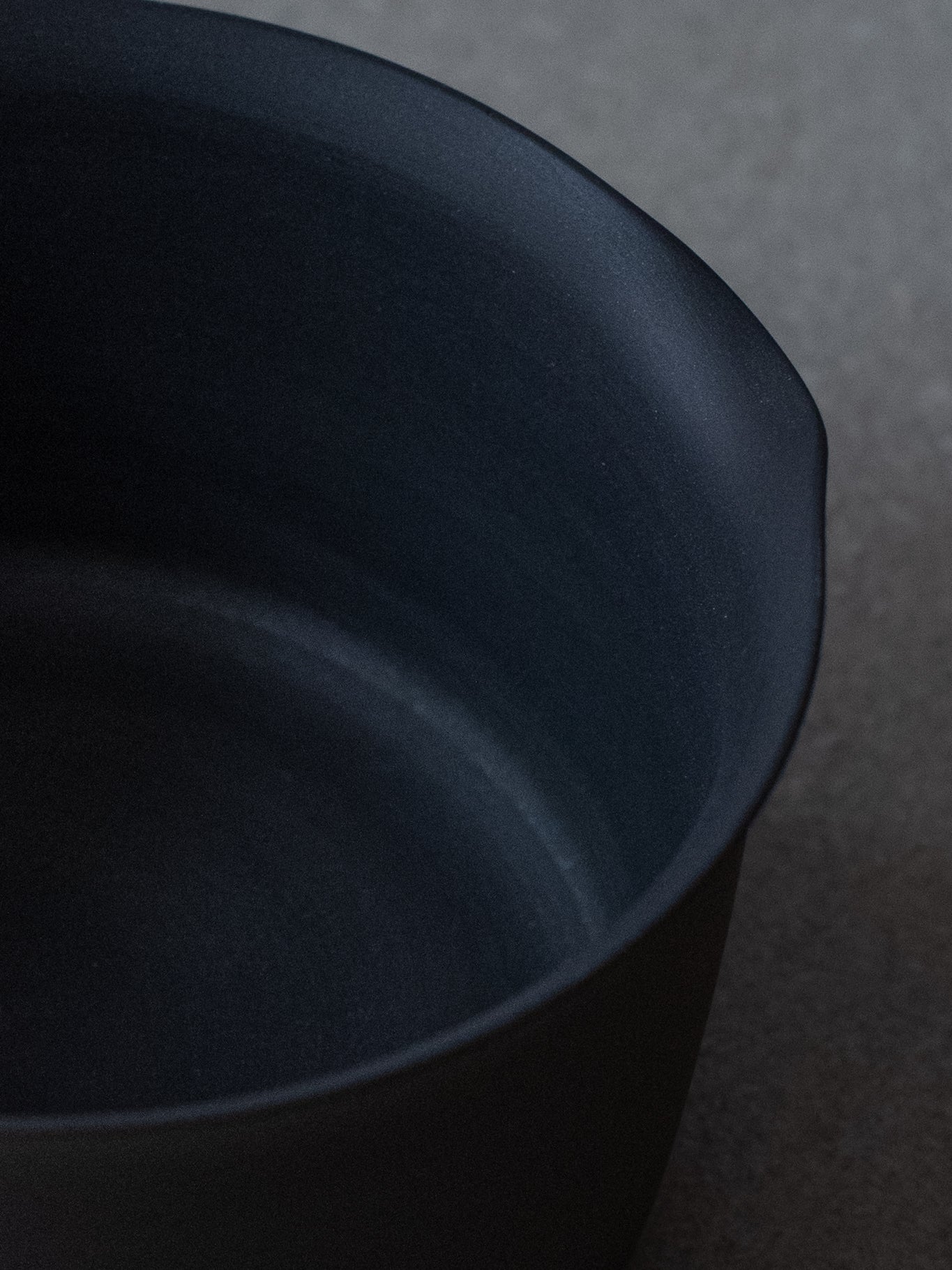 Kittate Spouted Tea Bowl - Black