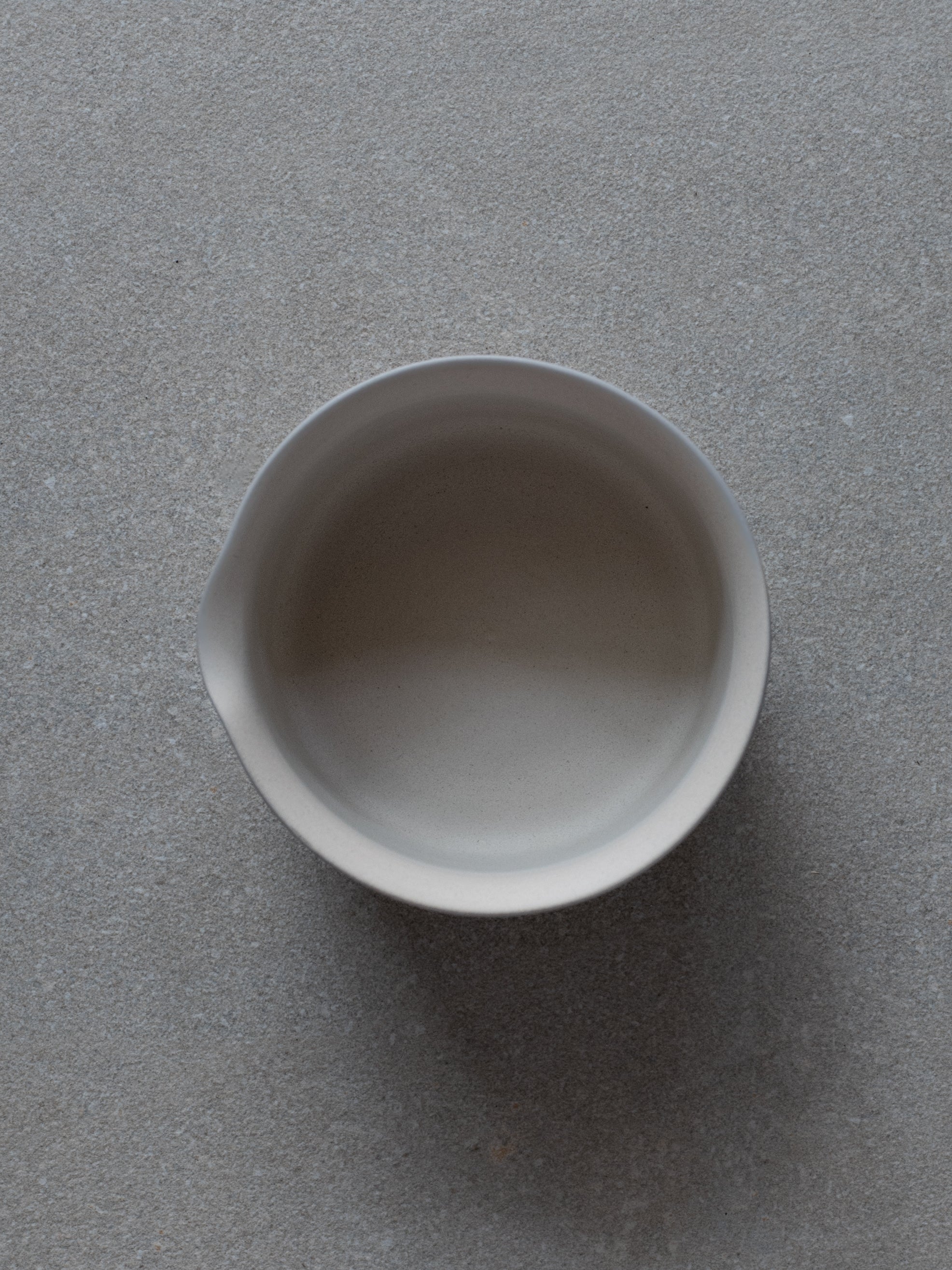 Kittate Spouted Tea Bowl - Sand