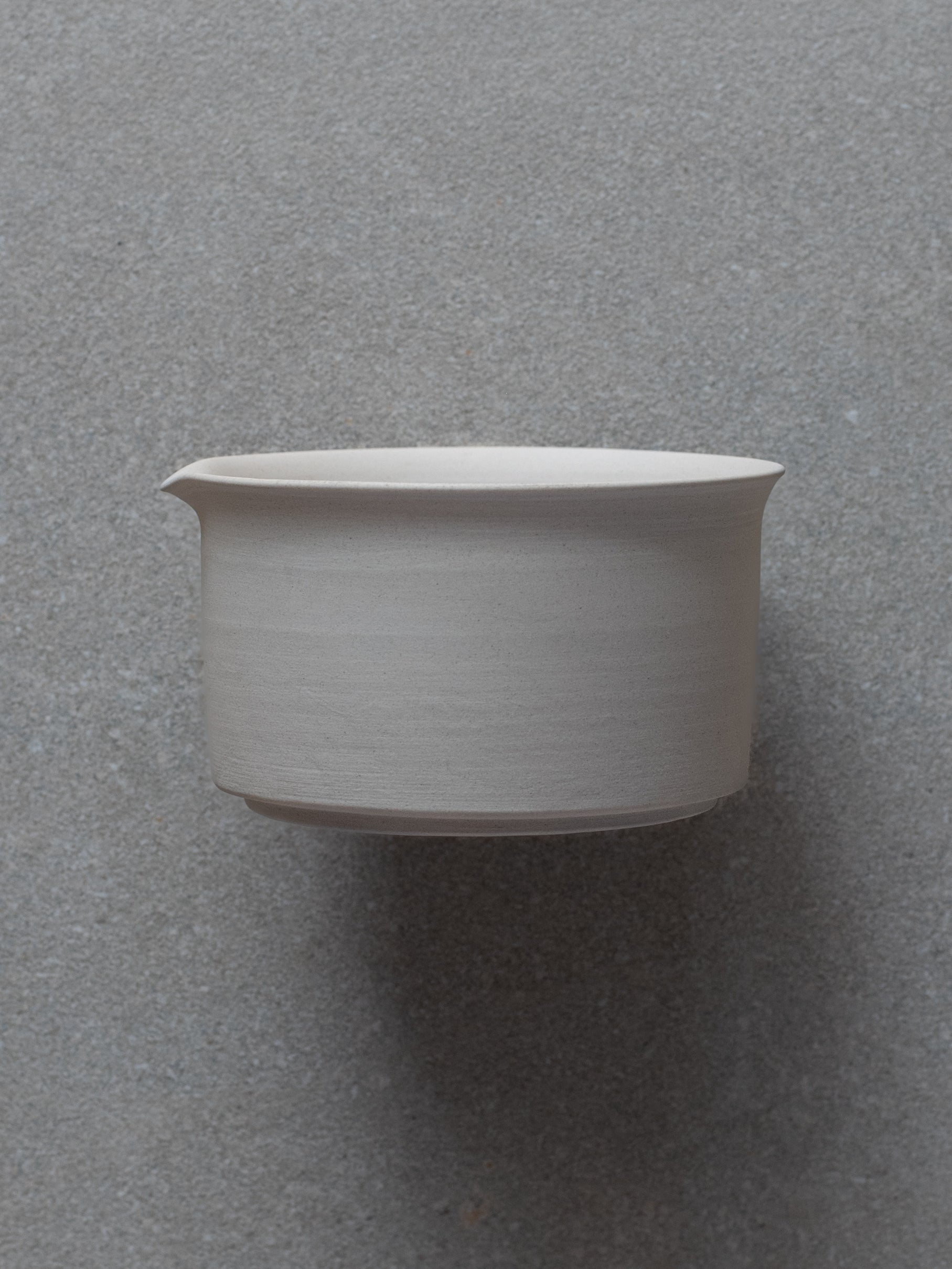 Kittate Spouted Tea Bowl - Sand