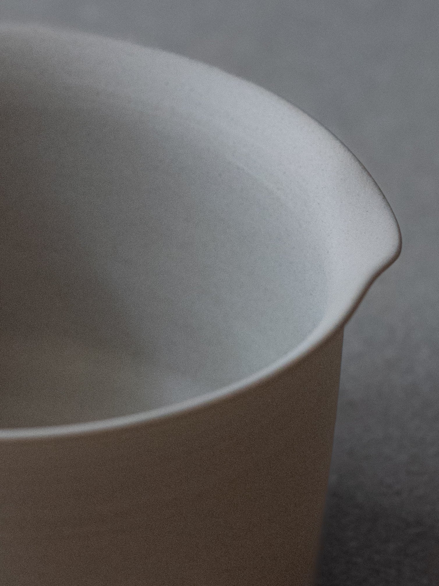 Kittate Spouted Tea Bowl - Sand