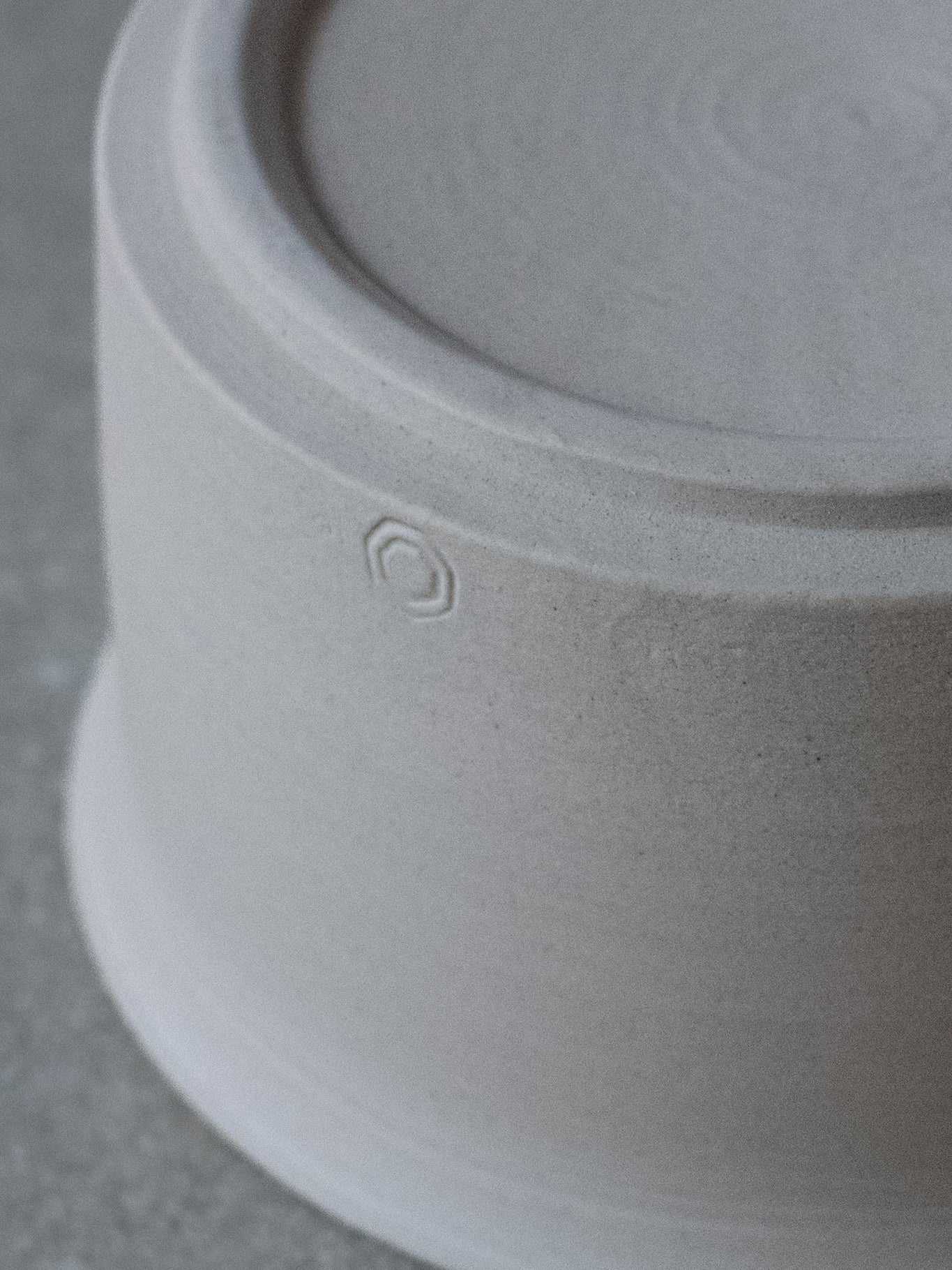 Kittate Spouted Tea Bowl - Sand