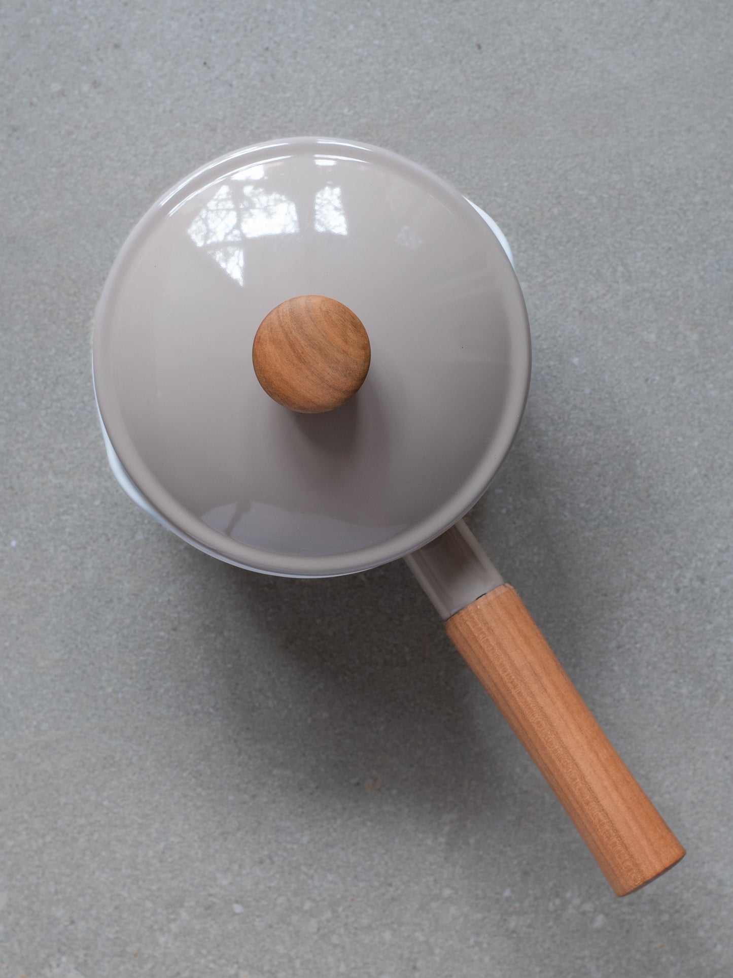 Couleur Enamel Saucepan with Lid 14cm Beige