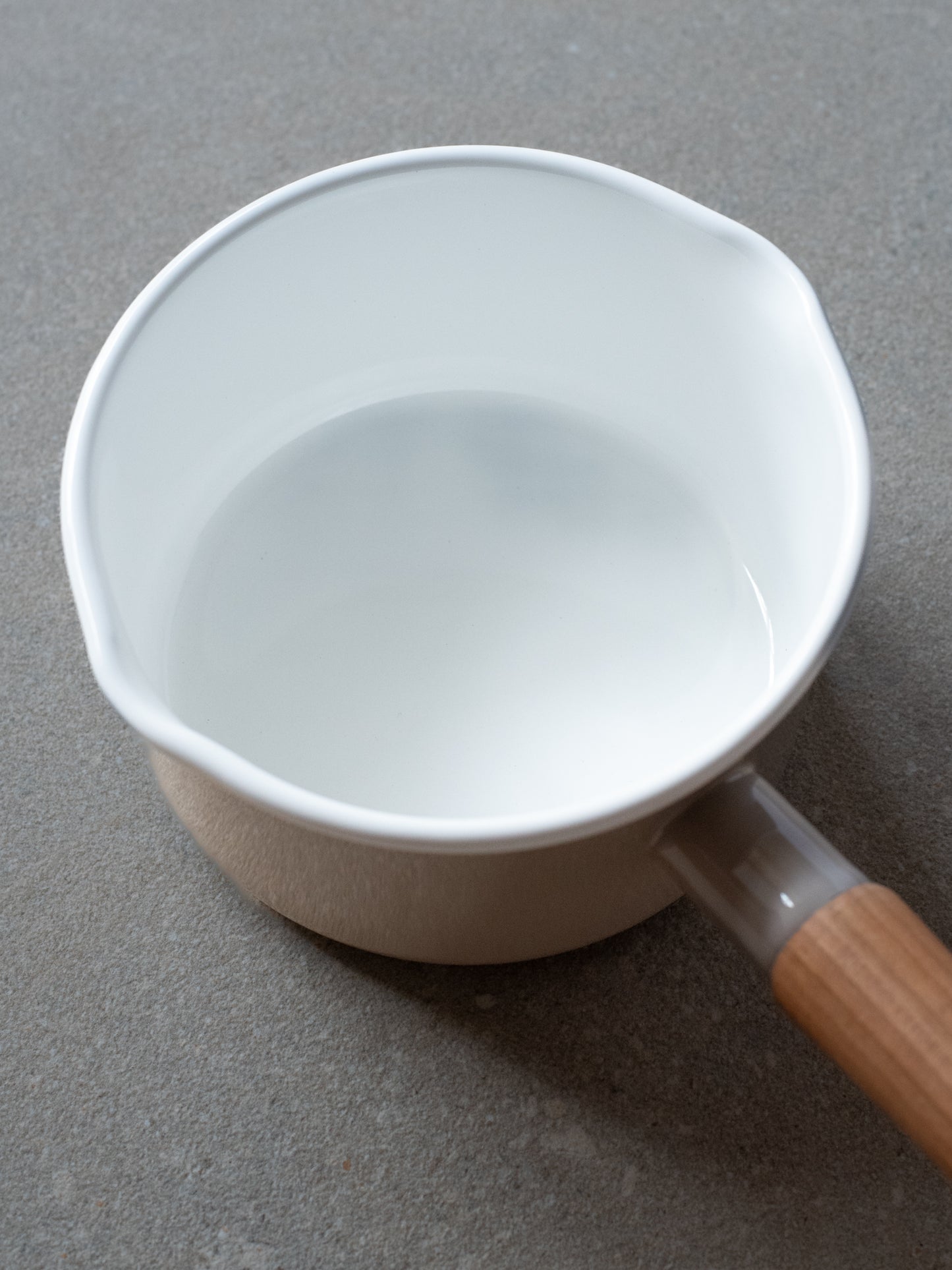 Couleur Enamel Saucepan with Lid 14cm Beige