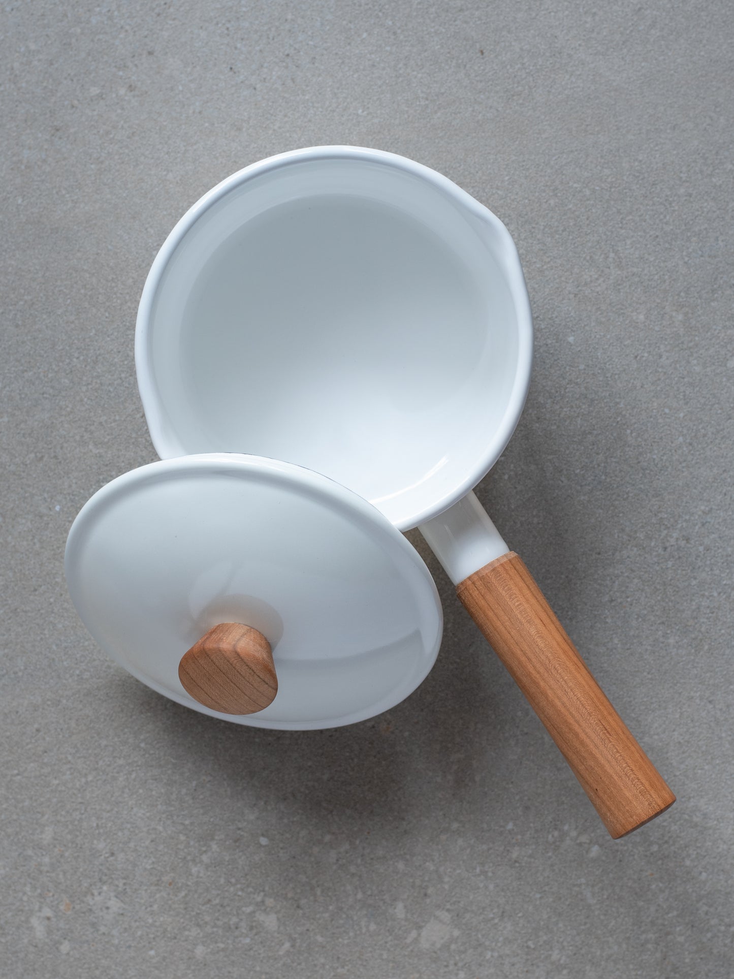 Couleur Enamel Saucepan with Lid 14cm White