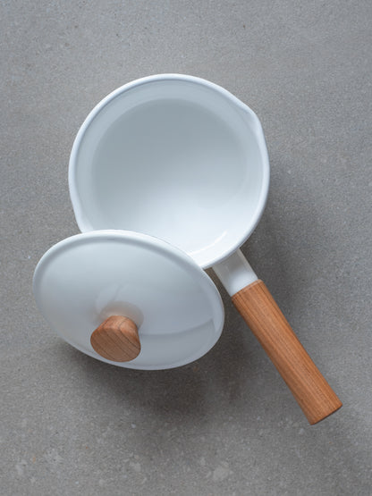 Couleur Enamel Saucepan with Lid 14cm White
