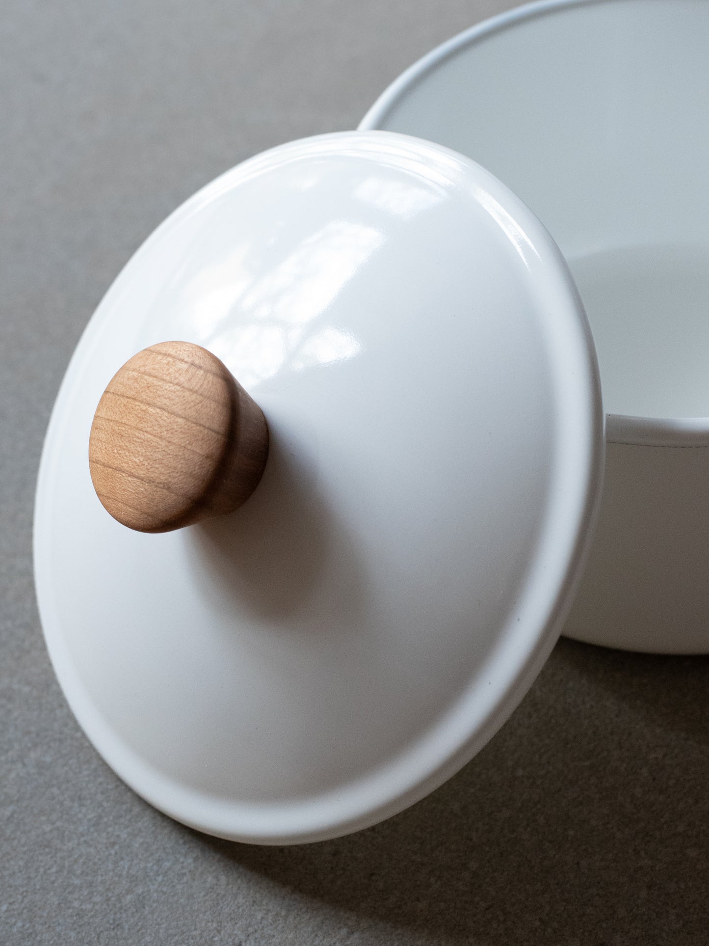 Couleur Enamel Saucepan with Lid 14cm White