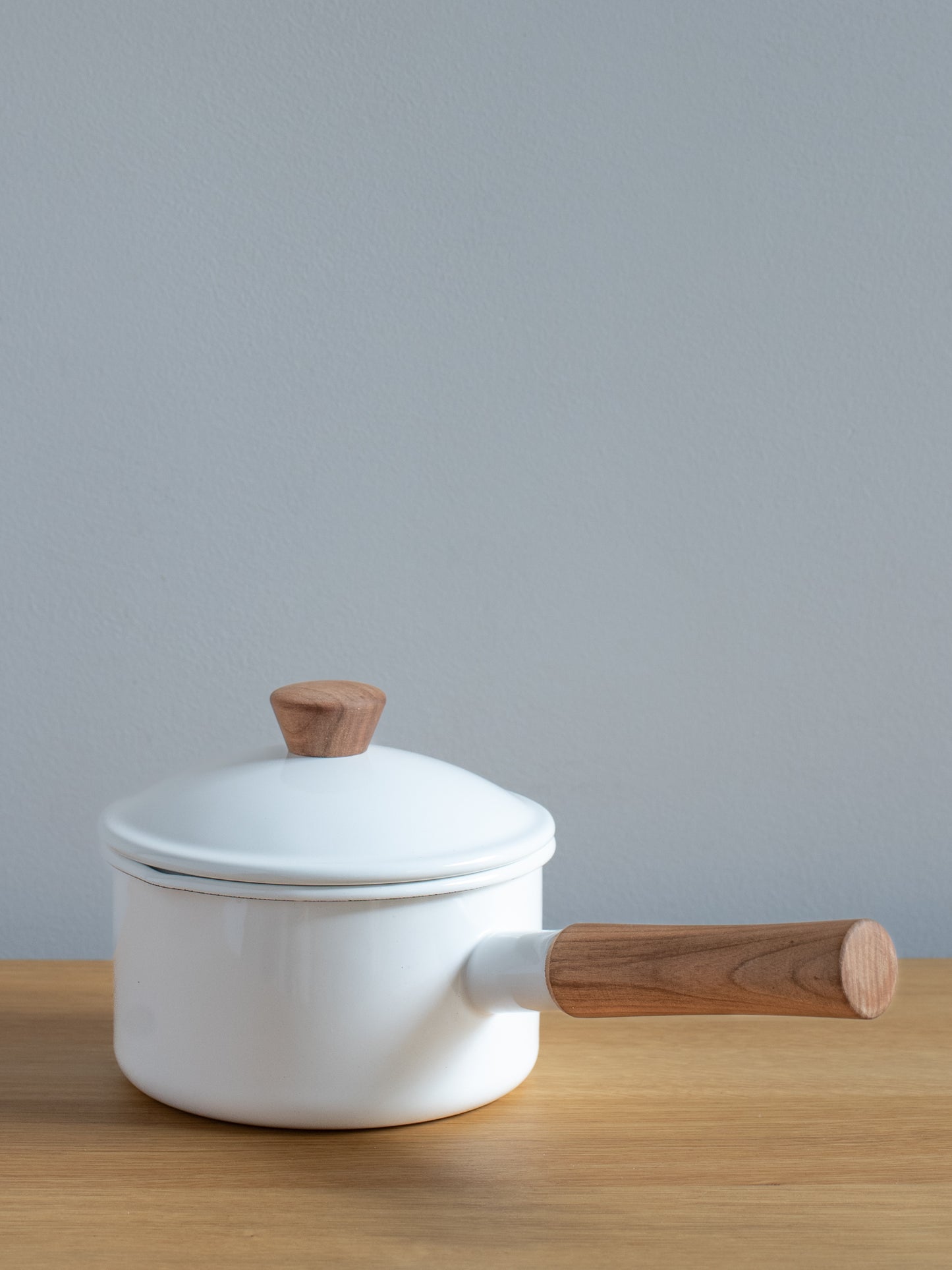 Couleur Enamel Saucepan with Lid 14cm White