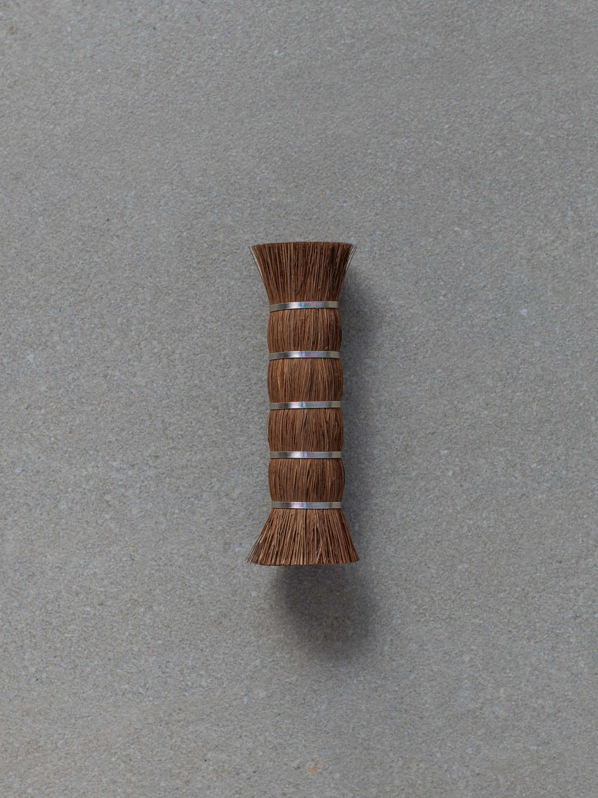 Takada sasara tawashi brush, medium, with hanging loop