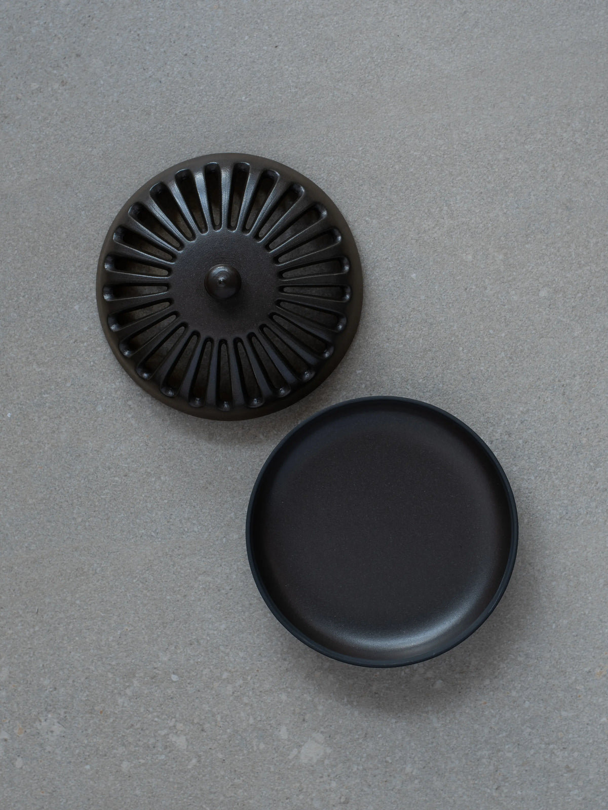 Porcelain incense burner, view 5