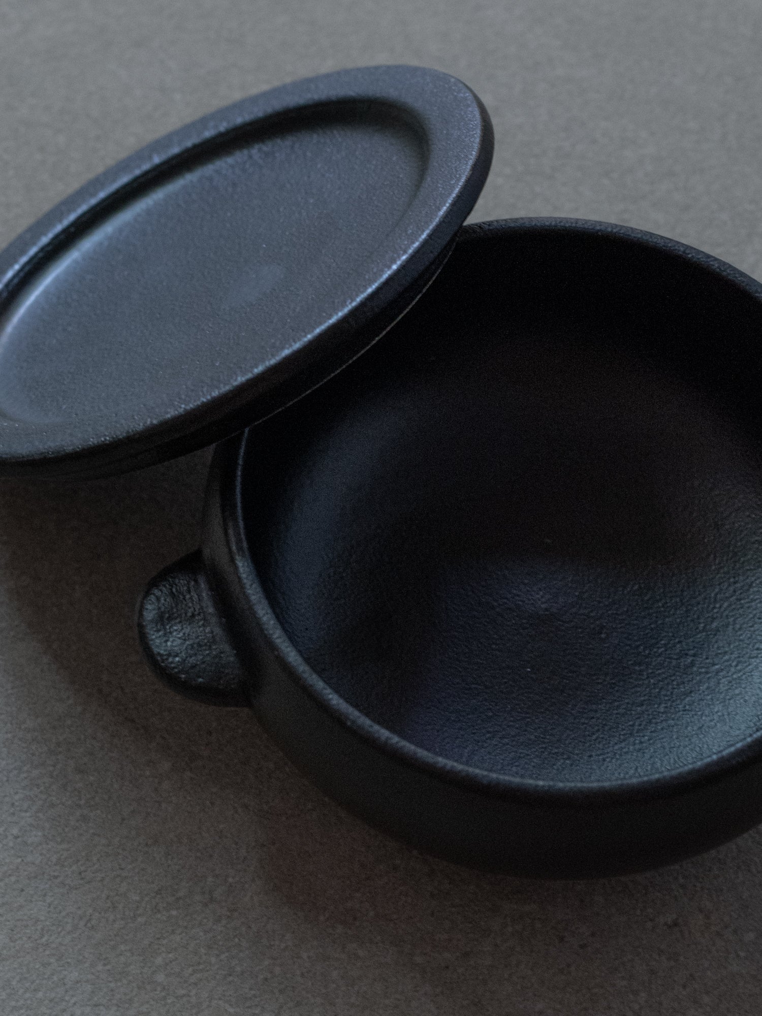Coron Ovenware Bowl with Lid - Black