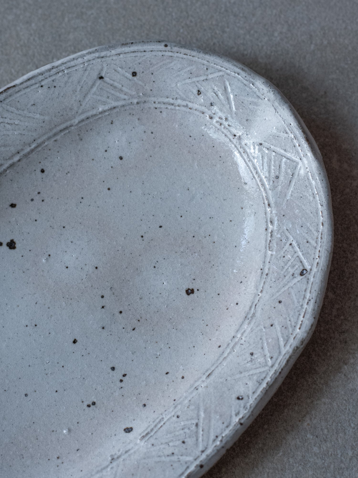 Kohiki Zigzag Oval Plate