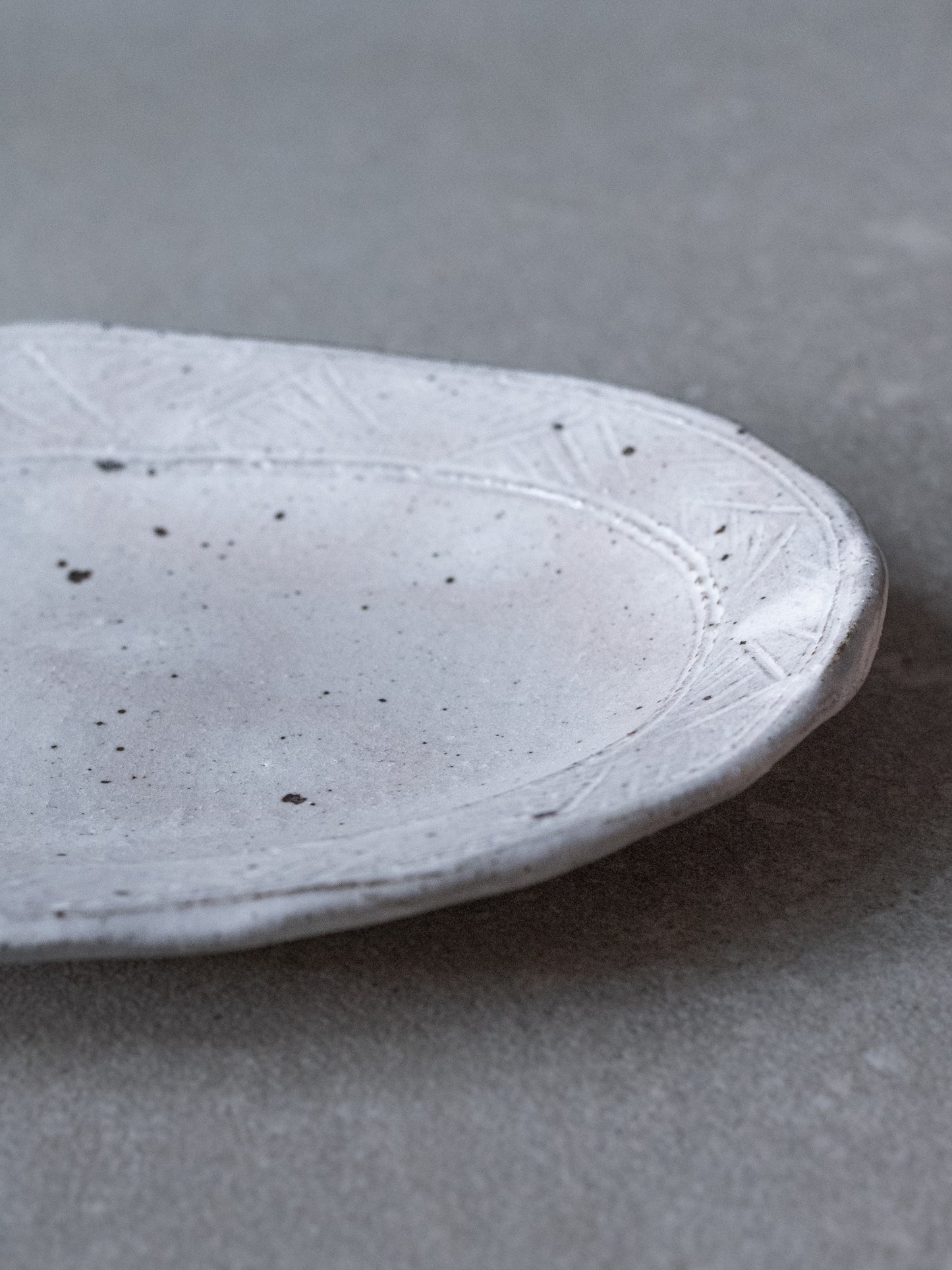 Kohiki Zigzag Oval Plate