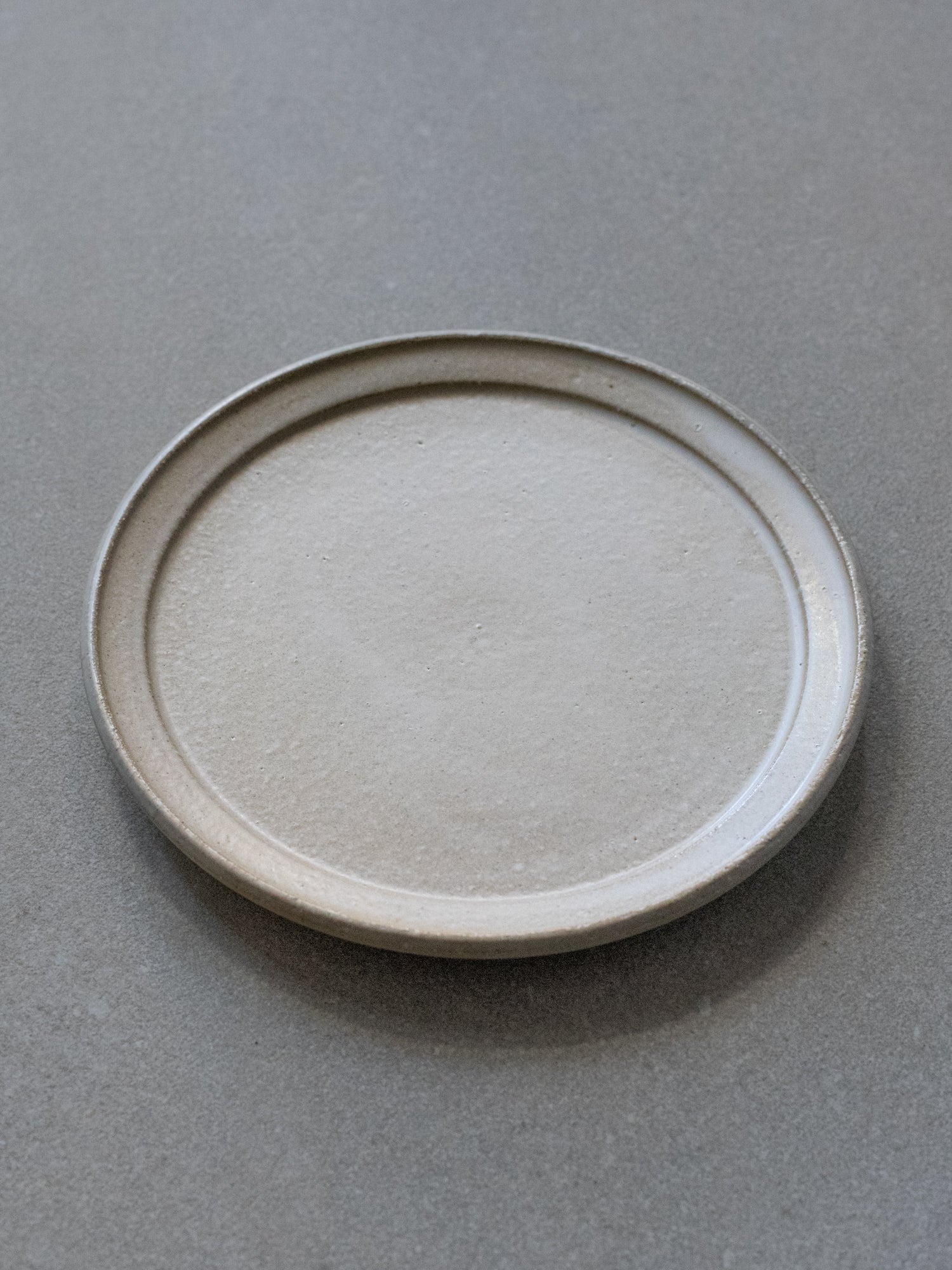 Ecru Le Temps Plate - Medium