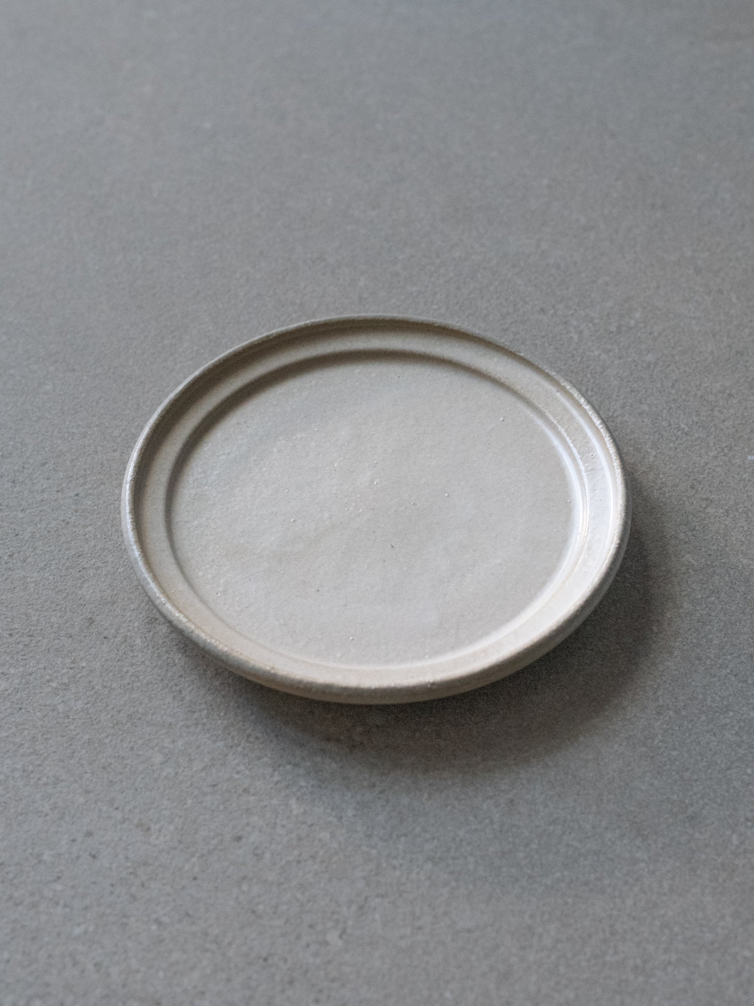 Ecru Le Temps Plate - Small