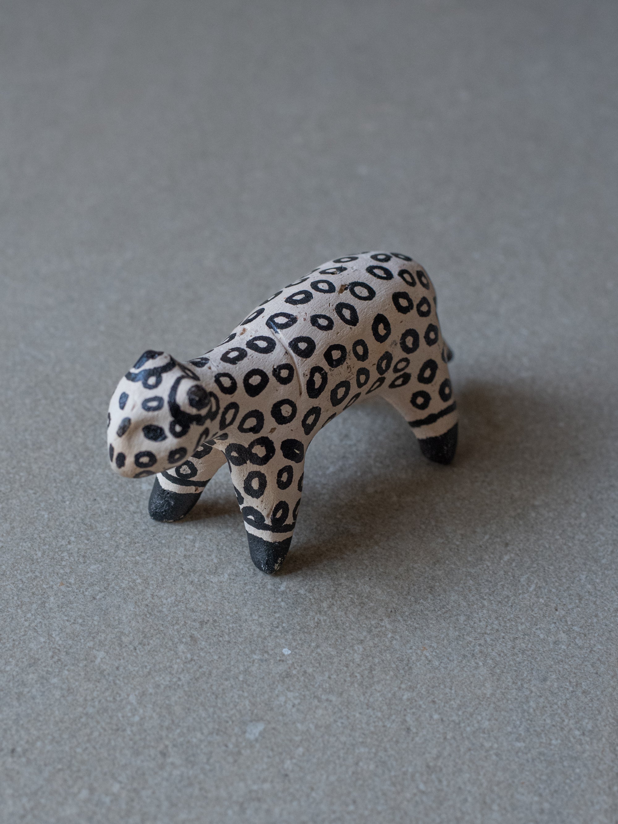 Karajá Ceramic Sculpture - Jaguar