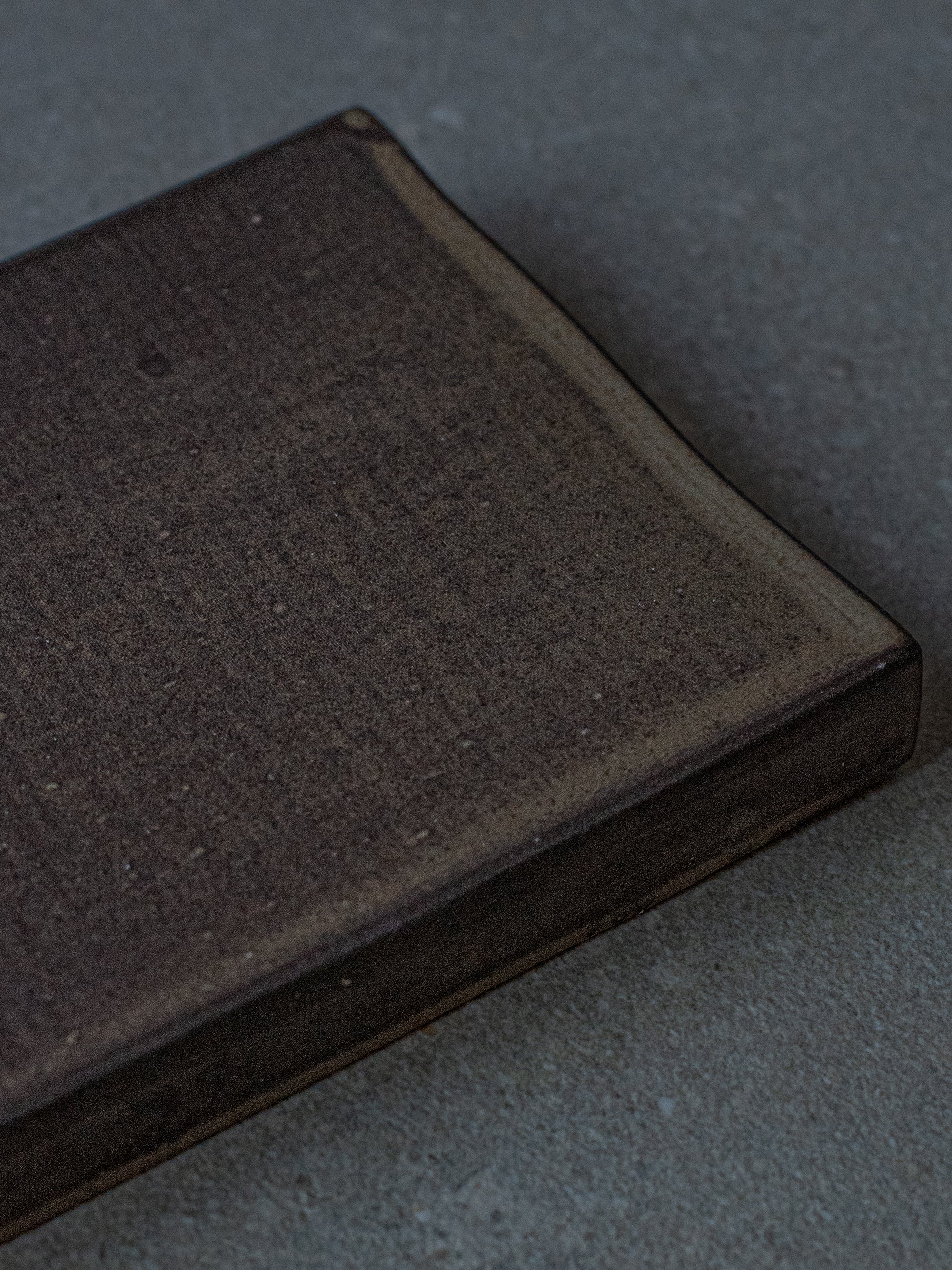 Kurotsuchi Haiyu Rectangle Plate - Small