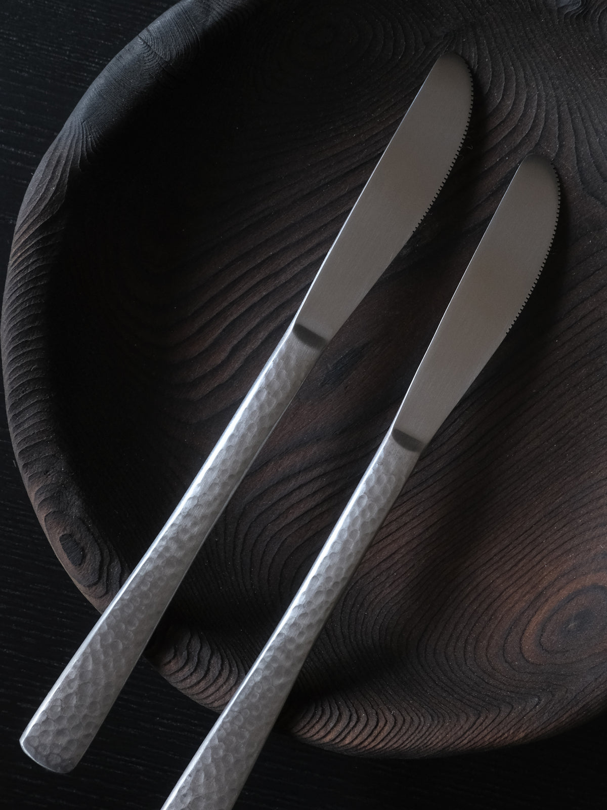 Nagomi hammered dinner knife, view 2