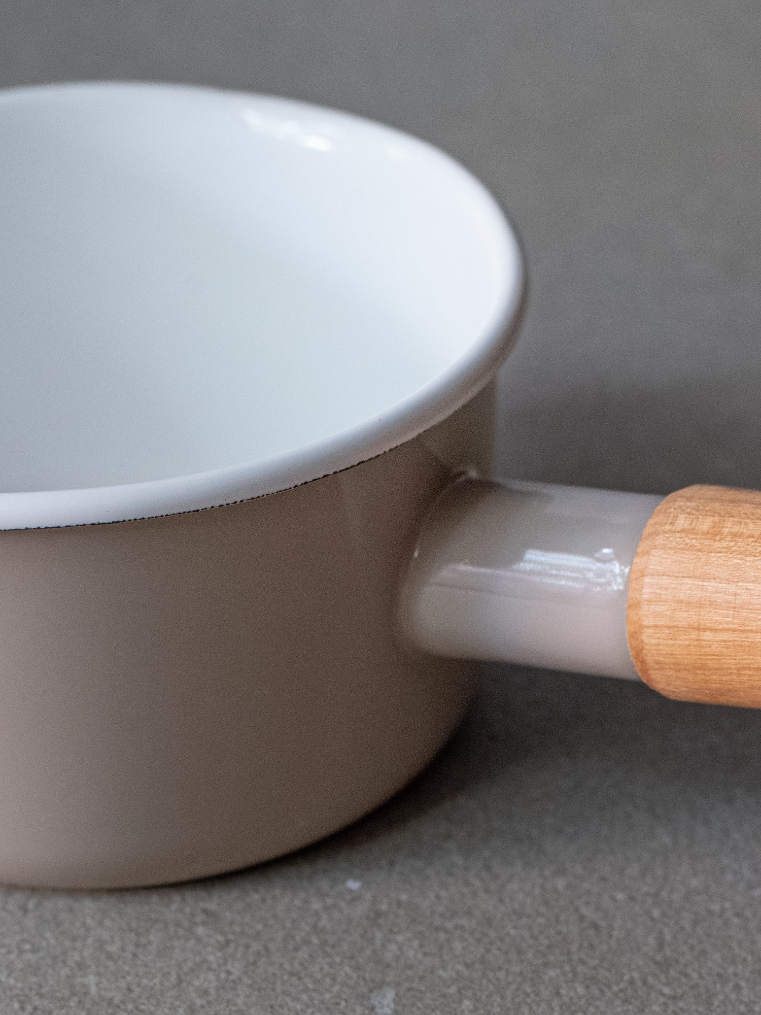 Couleur Enamel Milk Pan 12cm Beige