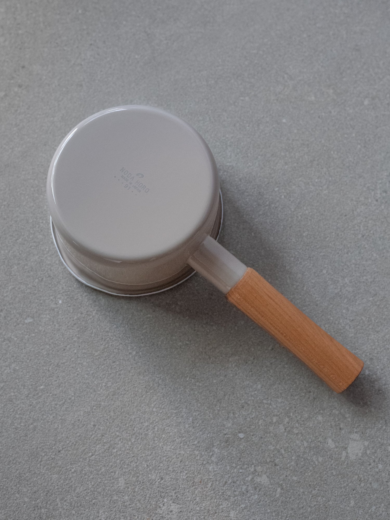 Couleur Enamel Milk Pan 12cm Beige