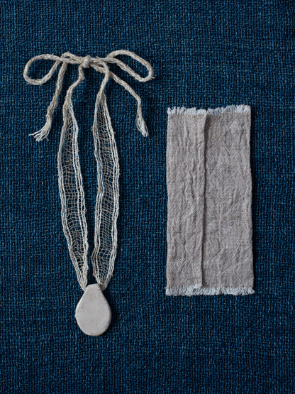 Pendant Collar - White and Beige