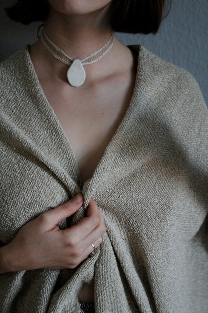 Pendant Collar - White and Beige